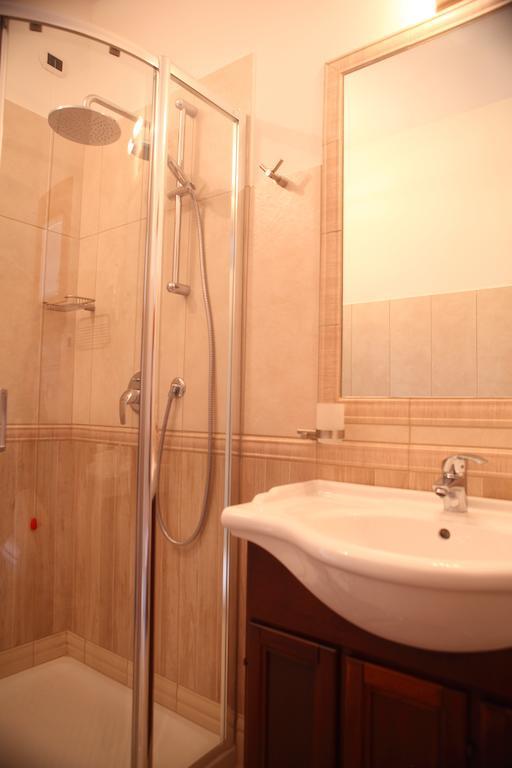 Sweet Appartment Di Guido Peschiera del Garda Bilik gambar