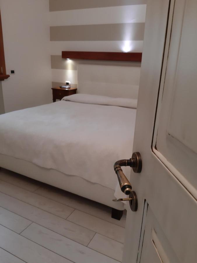 Sweet Appartment Di Guido Peschiera del Garda Luaran gambar